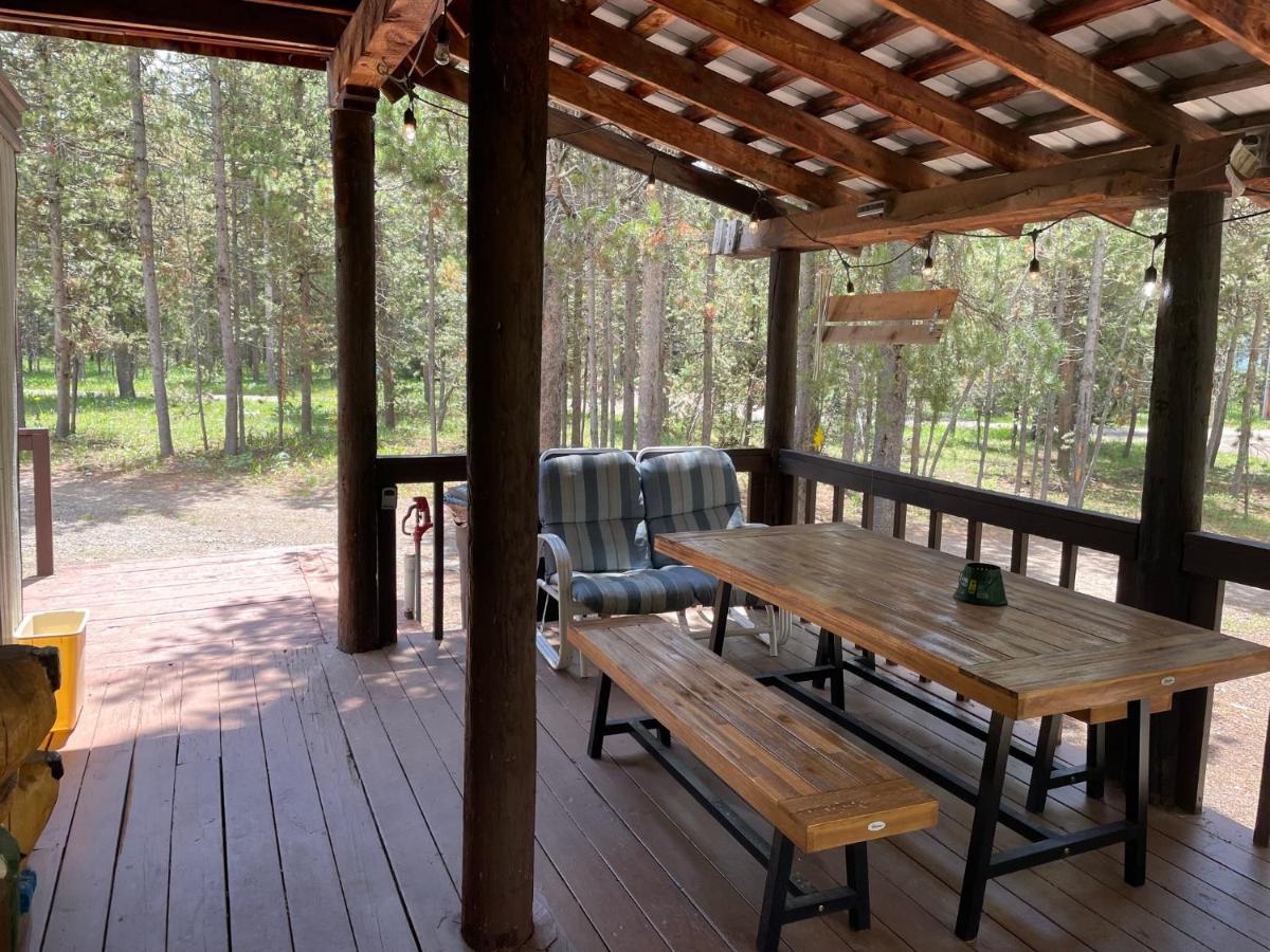 Grandma's In The Woods. Yellowstone Chalet *